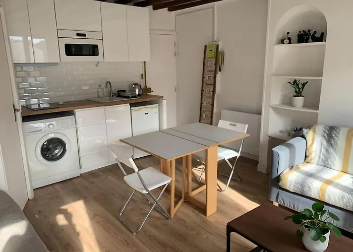 Lumineux, Refait A Neuf, Metro Jourdain باريس